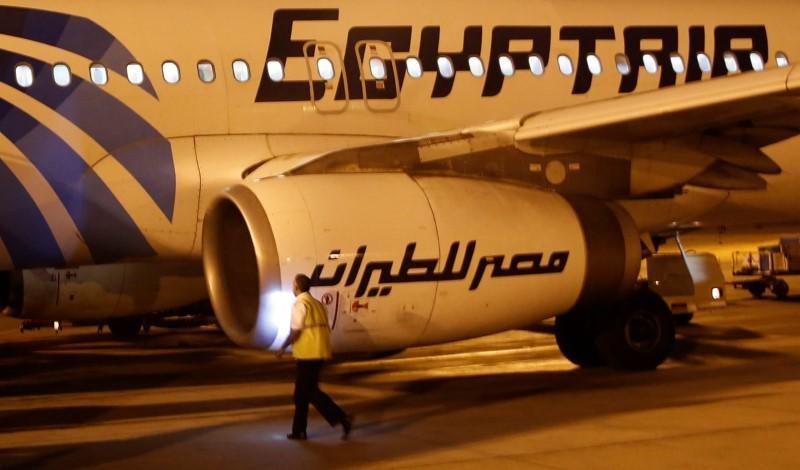 طائرة تابعة لشركة مصر للطيران. صورة من الأرشيف/رويترز