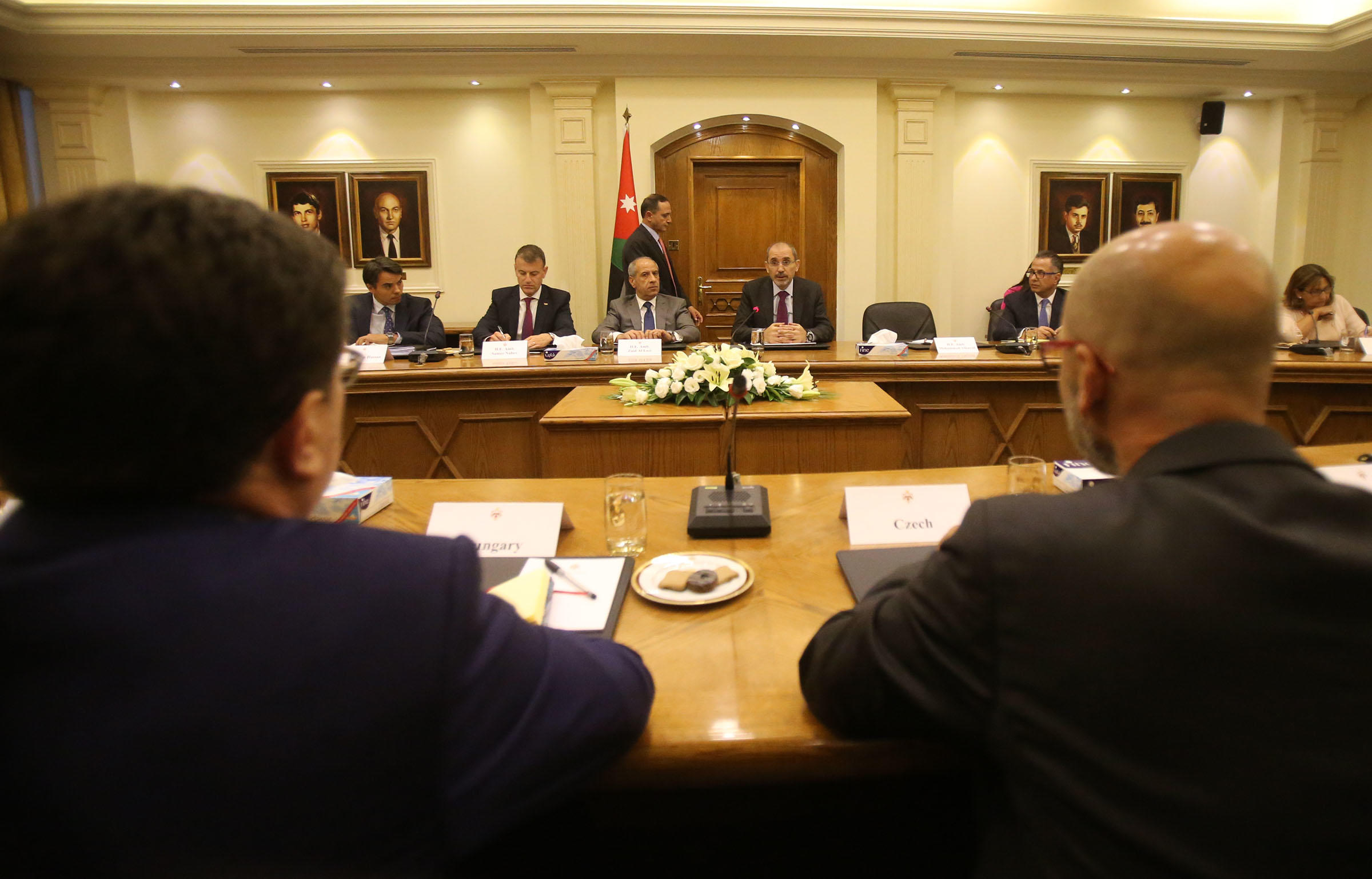 وزير الخارجية أيمن الصفدي في اجتماعه مع سفراء الاتحاد الأوروبي. صلاح ملكاوي/ المملكة