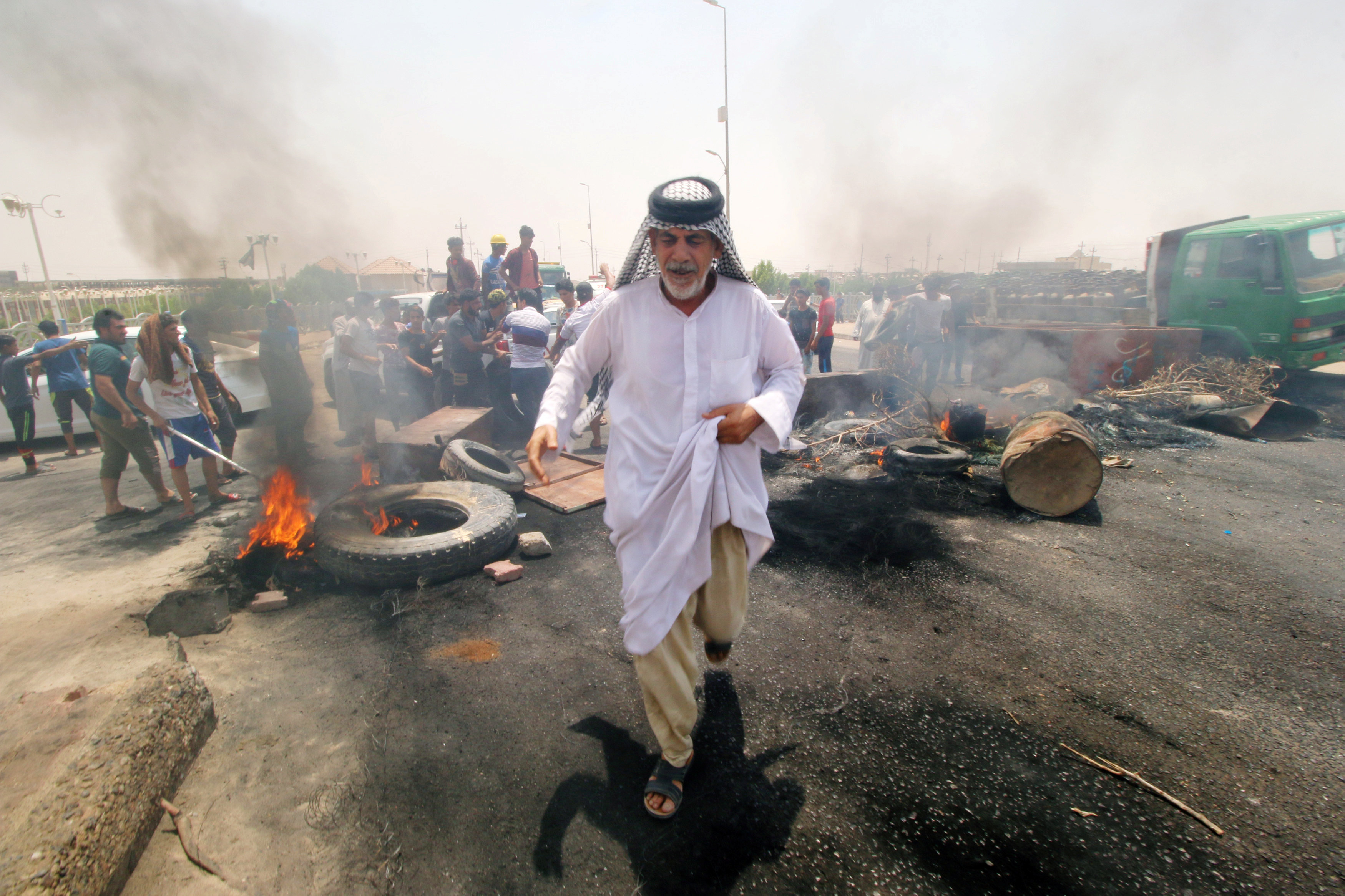 محتجون في محافظة البصرة الجنوبية، 12 يوليو 2018. عصام السوداني/ رويترز
