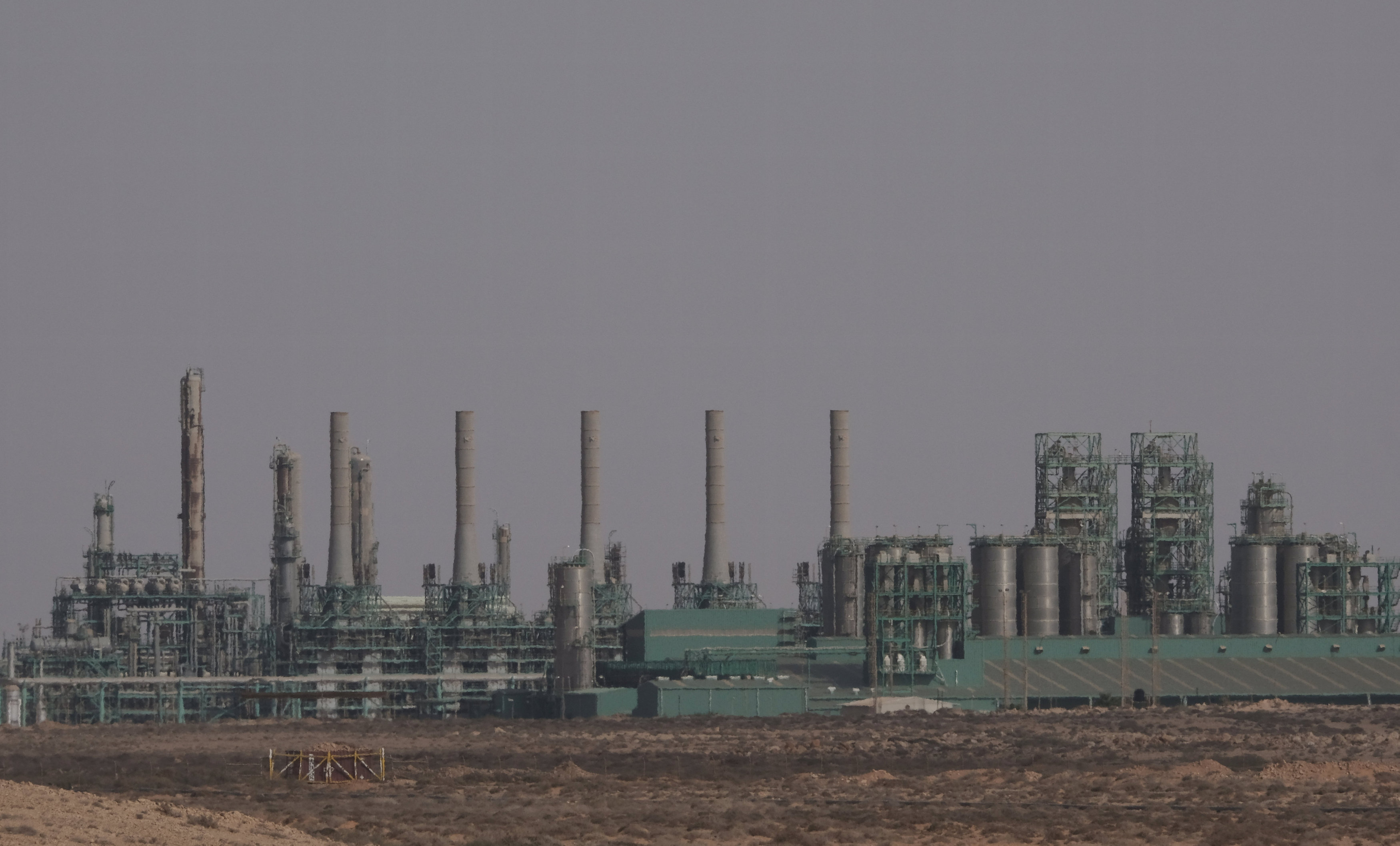 محطة للغاز والبترول في منطقة راس لانوف الليبية. عصام الفيتوري/ رويترز 