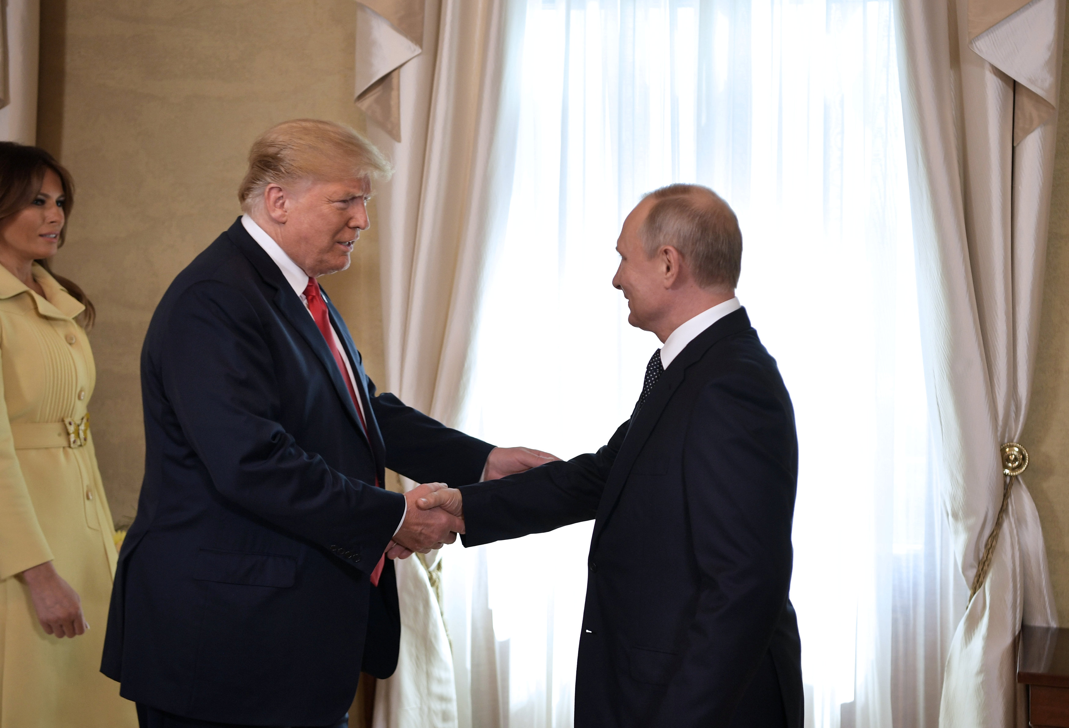 الرئيس الأميركي دونالد ترامب إلى جانب الرئيس الروسي فلاديمير بوتين في قمة هلسنكي. 16 يوليو 2018. اليكسي نيكولسكي/ رويترز 