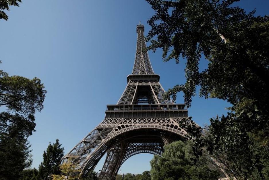 برج ايفل في باريس في صورة التقطت يوم الخميس 2 أغسطس 2018. رويترز