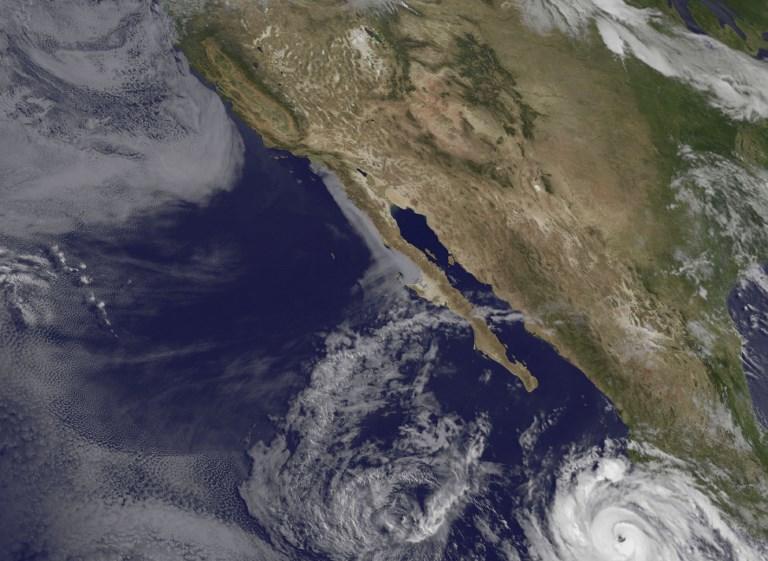 صورة قمر صناعي تظهر نشاط الإعصار في شمال المحيط الهادئ غرب المكسيك. 11 يونيو 2018. ا ف ب
