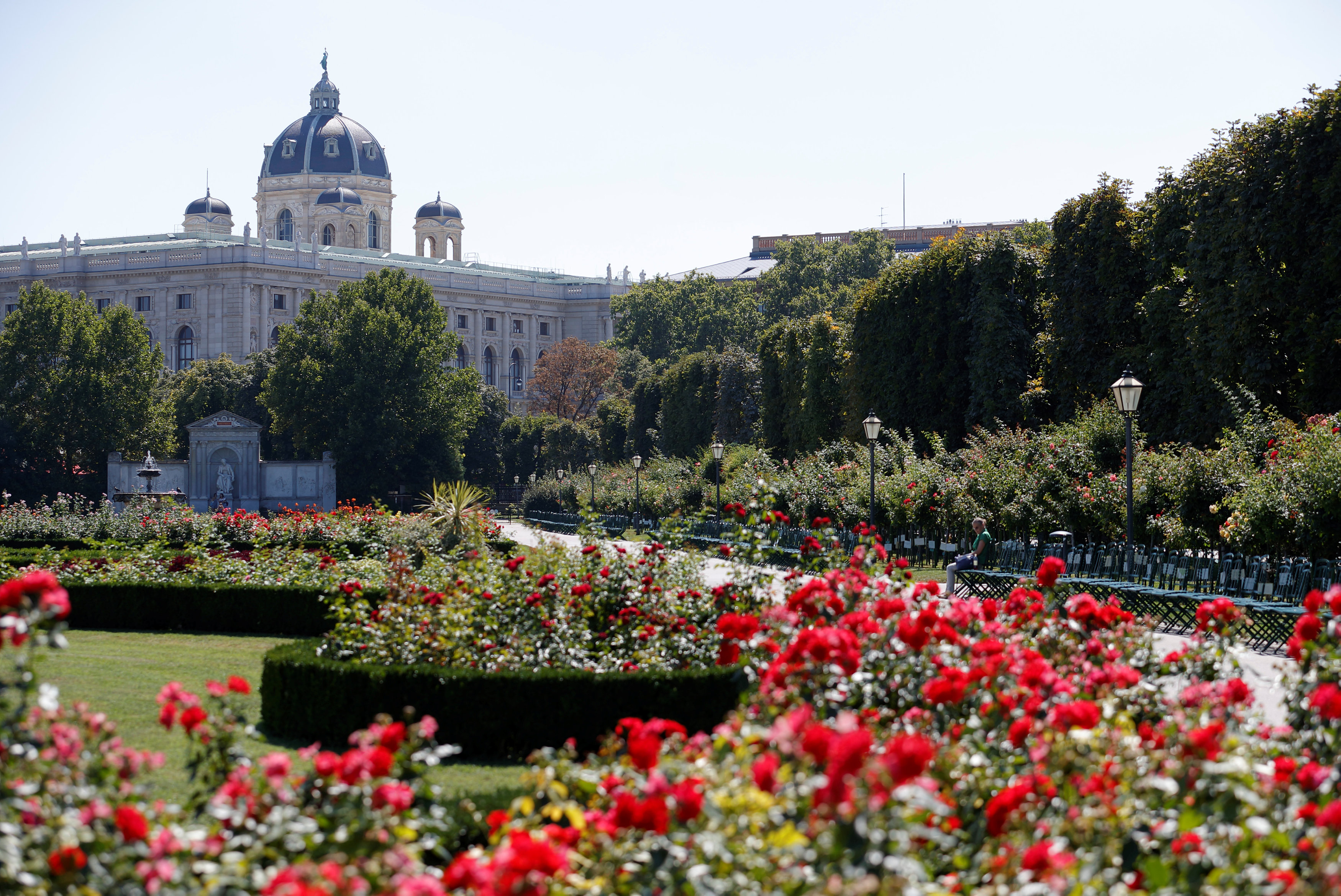 إحدى الحدائق العامة في العاصمة النمساوية فيينا. رويترز 