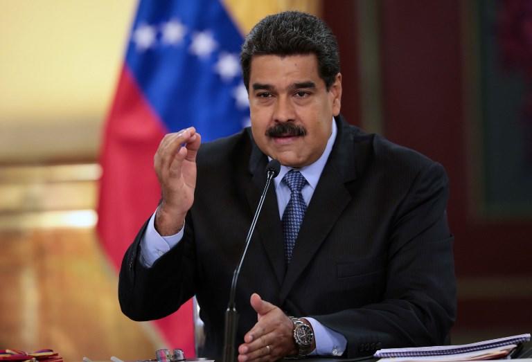 الرئيس نيكولاس مادورو يقدم إجراءات اقتصادية جديدة، أثناء بث برنامج تلفزيوني في قصر ميرافلوريس الرئاسي في كاراكاس في 17 أغسطس 2018. أ ف ب