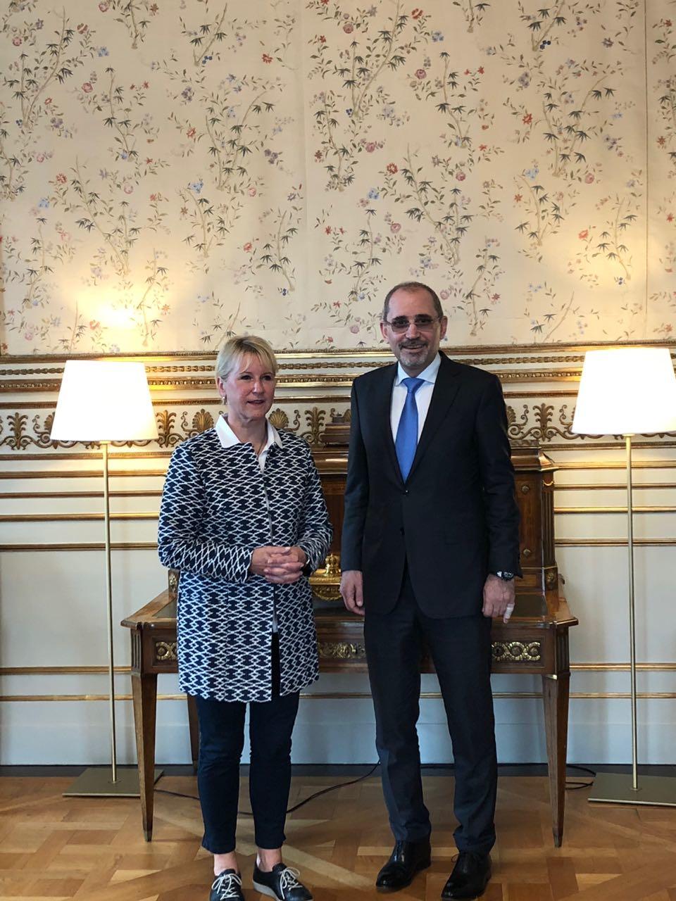 وزير الخارجية أيمن الصفدي (يمين) مع مع وزيرة خارجية السويد مارغو فالستروم. 23 أغسطس 2018. وزارة الخارجية الأردنية