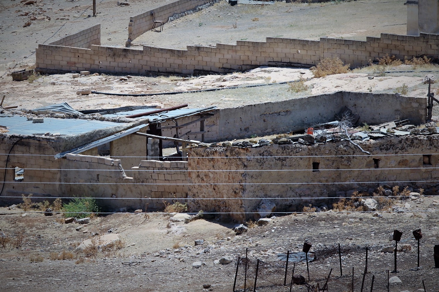 بيوت أجبرت الجلوة أهلها على هجرها في إحدى محافظات الأردن. صلاح ملكاوي/ المملكة   