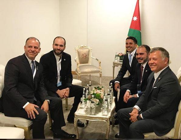 صورة أرشيفية تجمع جلالة الملك عبدالله الثاني مع إخوته الأمراء علي وحمزة وهاشم وفيصل. (الديوان الملكي على أنستغرام )