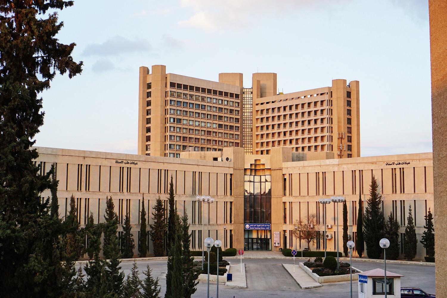 مستشفى الملك المؤسس في مدينة إربد. Shutterstock 