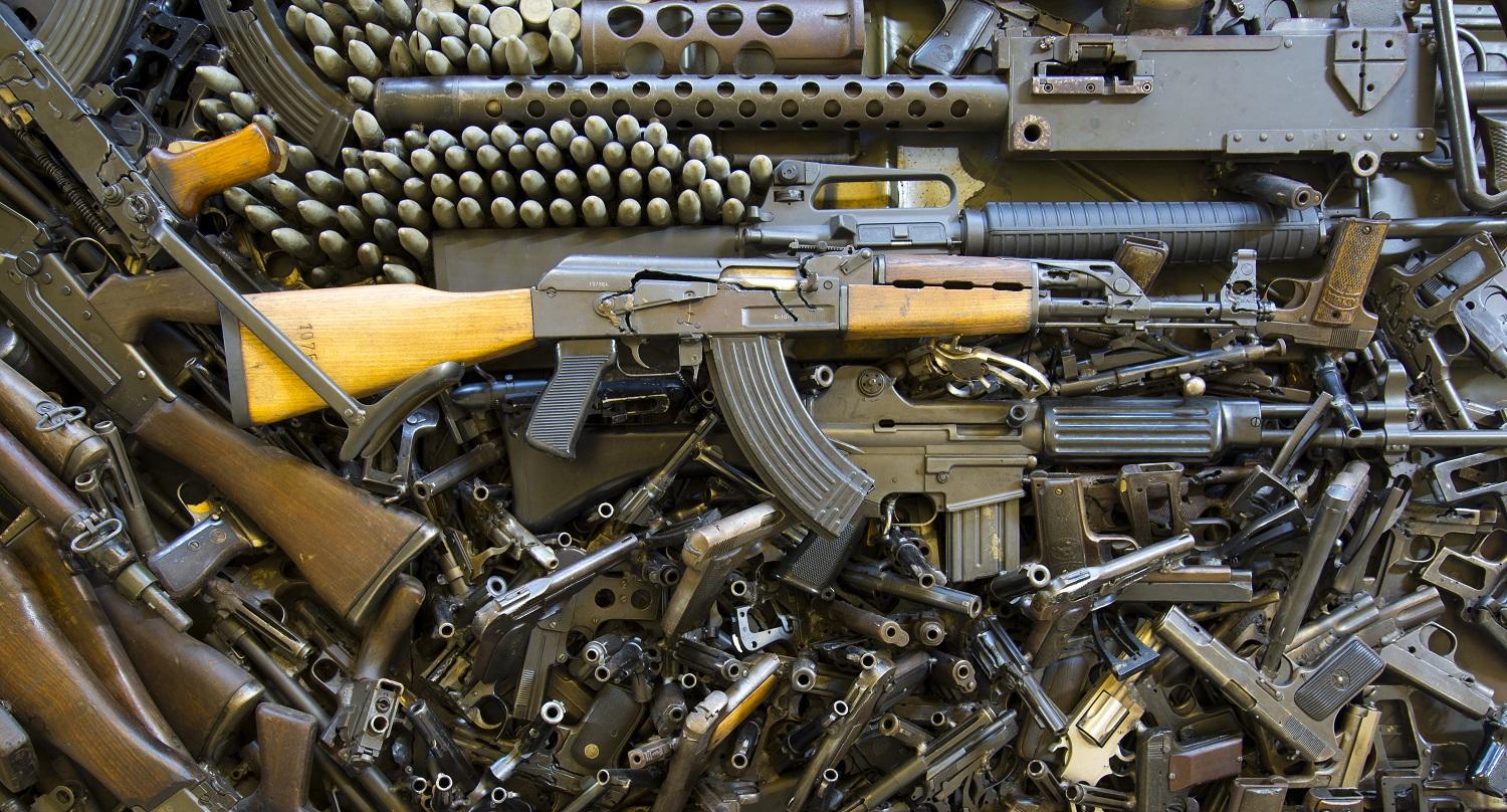 صورة تعبيرية لمجموعة من الأسلحة. (shutterstock)