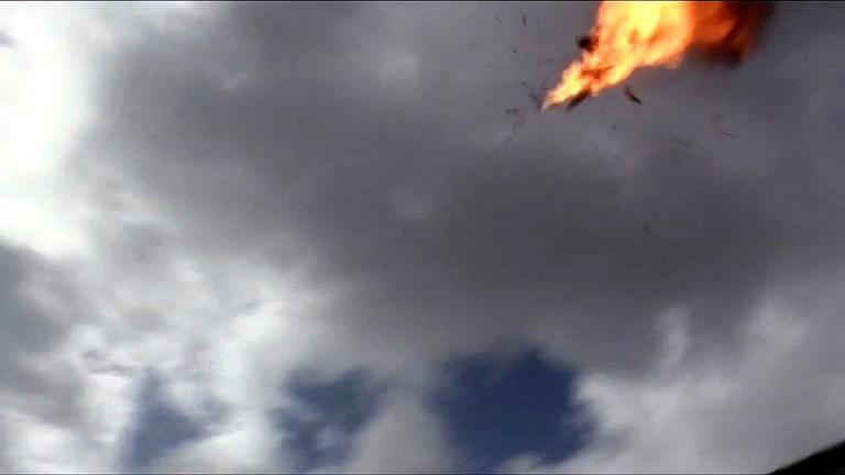 لحظة انفجار الطائرة دون طيار خلال هجومها على قاعدة عسكرية في اليمن، 10 يناير 2019. أ ف ب 