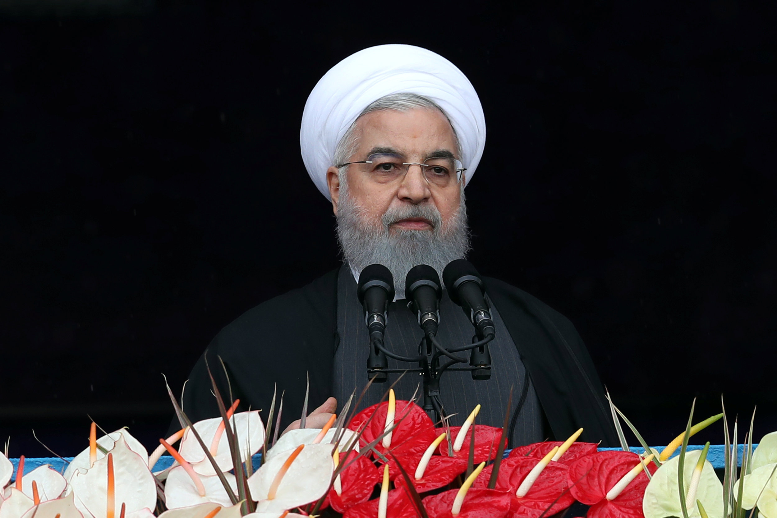 الرئيس الإيراني حسن روحاني يتحدث خلال احتفال بمناسبة الذكرى الأربعين للثورة الإسلامية في طهران. 11 فبراير 2019. رويترز