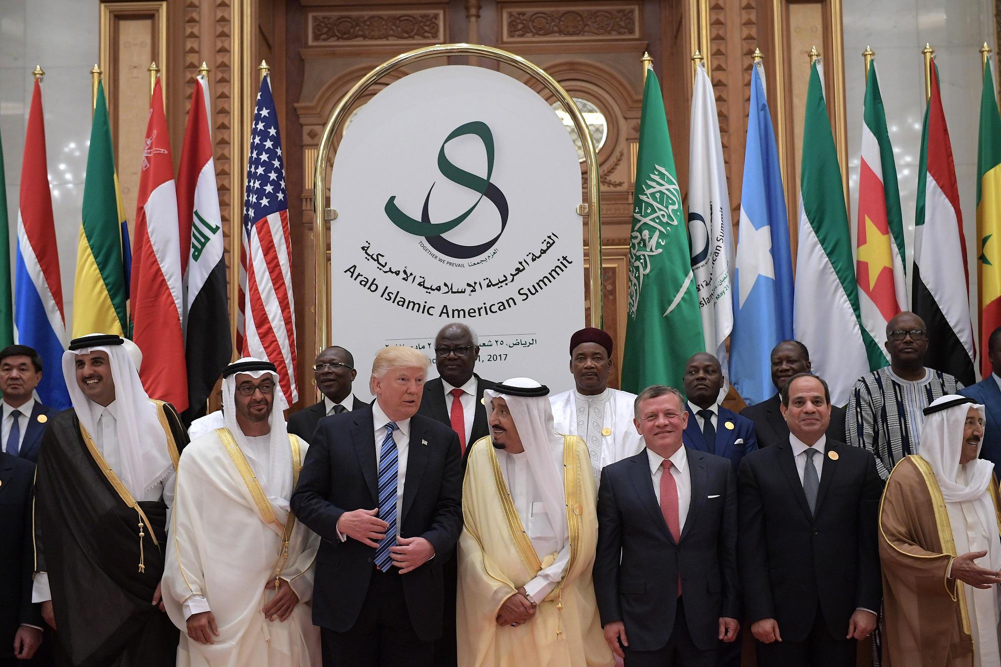 صورة أرشيفية لاجتماع قادة عرب مع الرئيس الأميركي دونالد ترامب. أ ف ب 