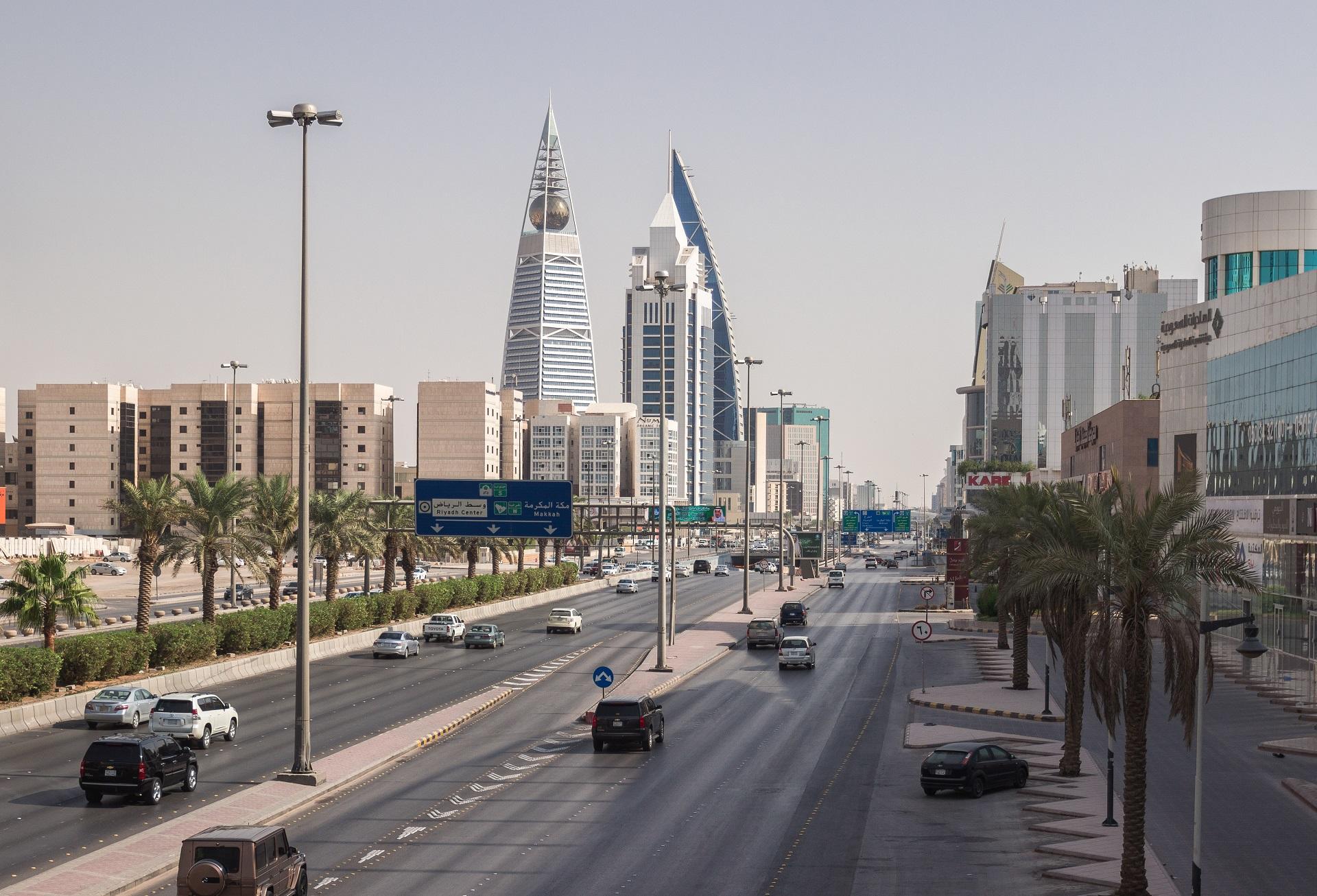 شارع الملك فهد في العاصمة السعودية الرياض. (shutterstock)