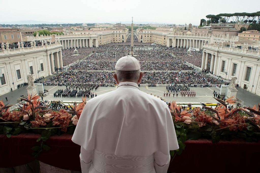 البابا فرنسيس في عظة عيد الفصح في الفاتيكان. أ ف ب