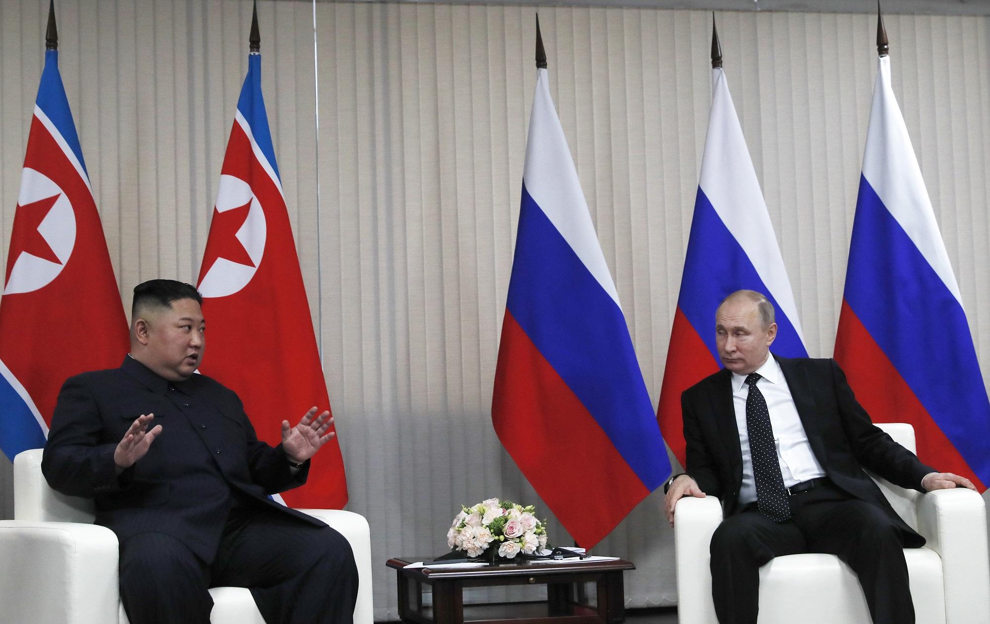 لقاء الزعيمين الروسي والكوري الشمالي. أ ف ب 