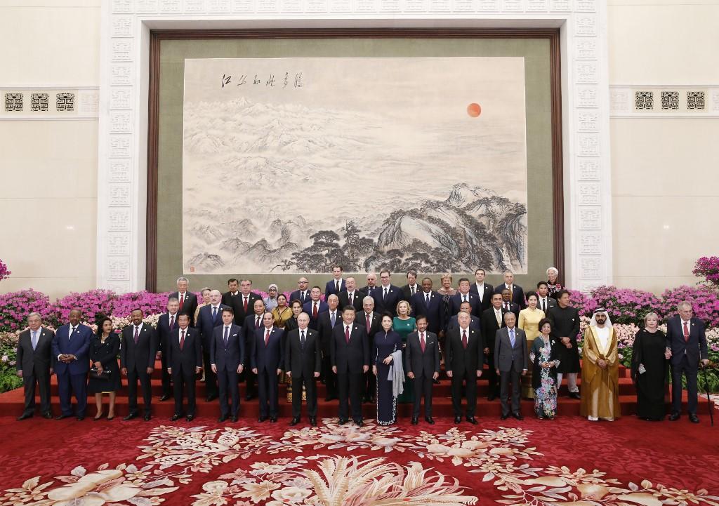  الرئيس الصيني وقادة آخرون في مأدبة ترحيب بمنتدى الحزام والطريق في قاعة الشعب الكبرى في بكين . 26 أبريل 2019 .  أ ف ب