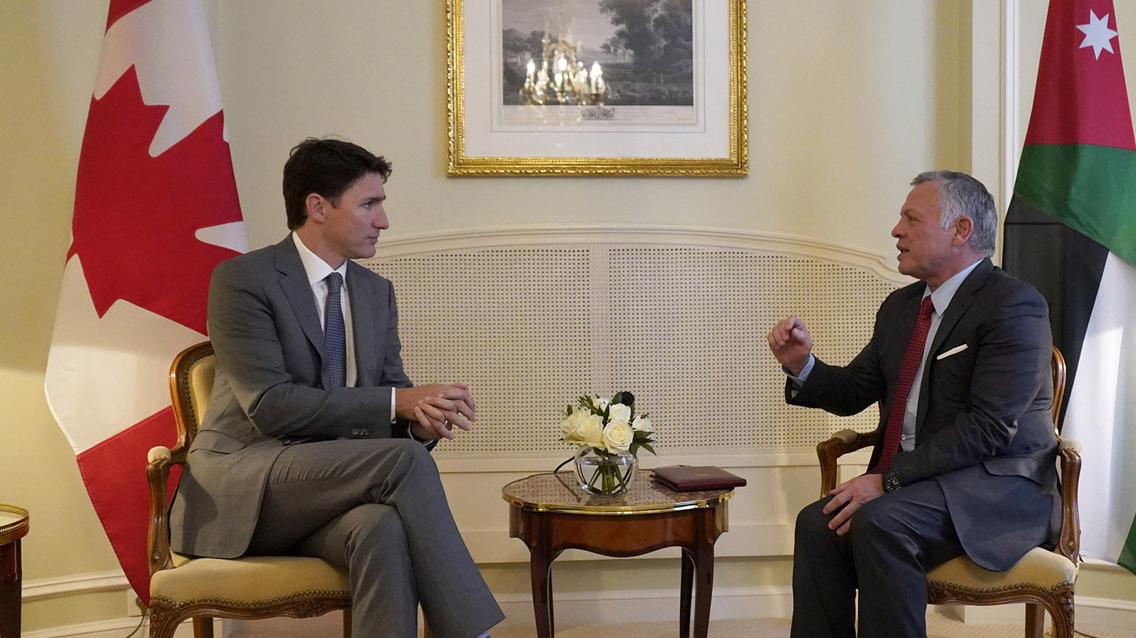 جلالة الملك عبدالله الثاني يلتقي مع رئيس الوزراء الكندي جاستن ترودو على هامش قمة نداء كرايست تشيرش في باريس، 15 مايو 2019. الديوان الملكي الهاشمي)