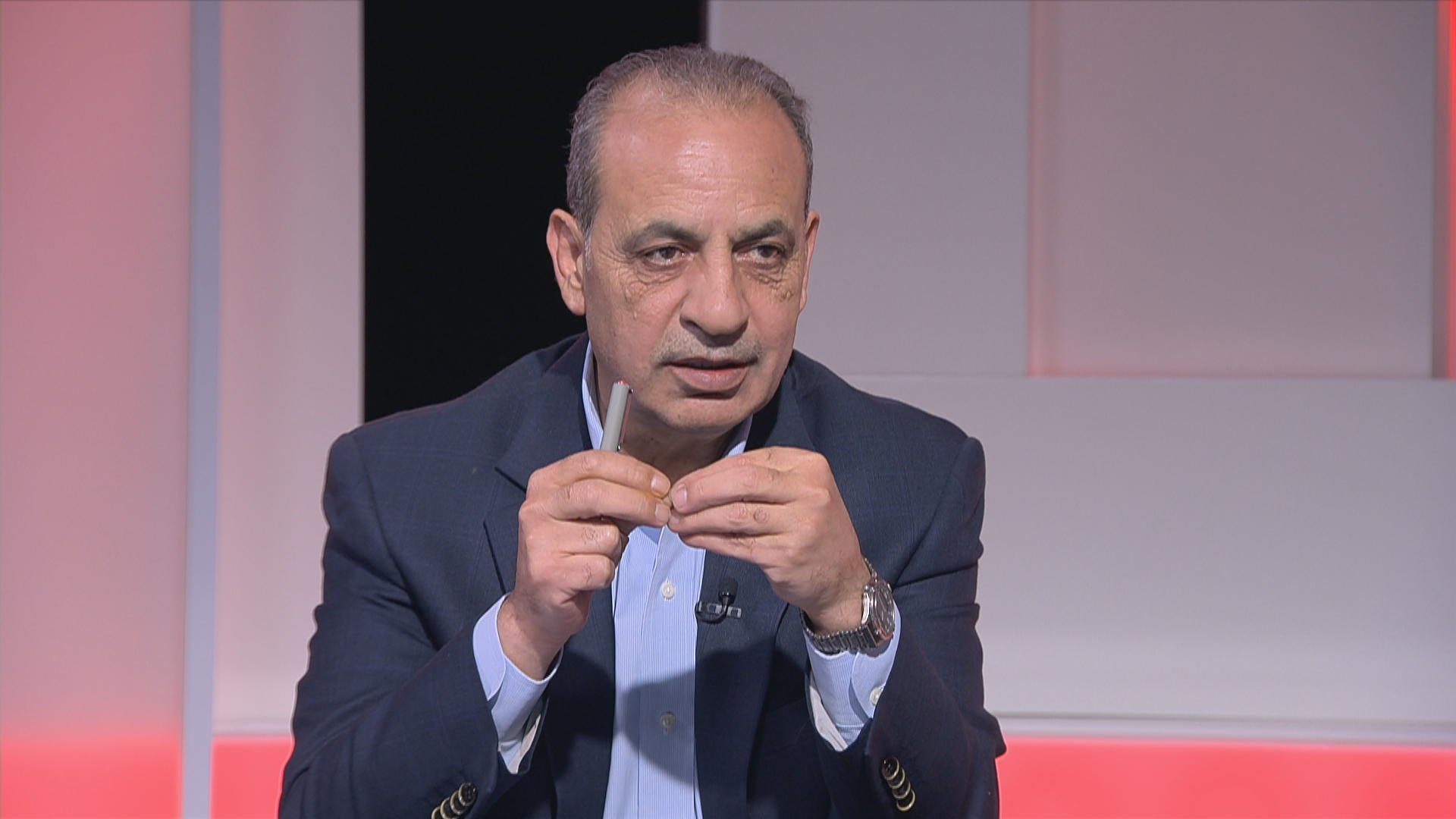 وزير الإدارة المحلية وليد المصري خلال استضافة في برنامج "صوت المملكة". (المملكة)