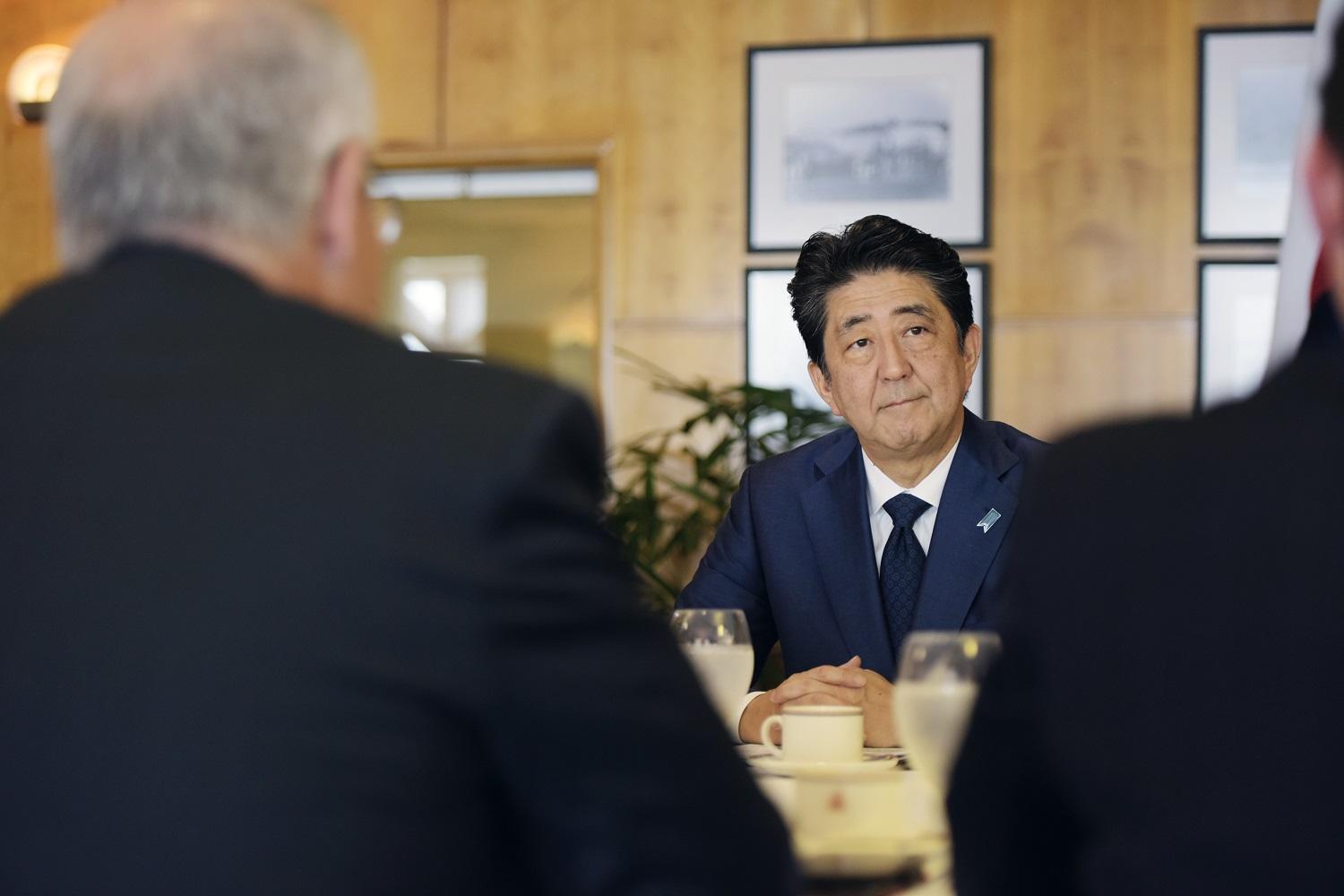 صورة أرشيفية لرئيس الوزراء الياباني شينزو آبي. 16 نوفمبر 2018. أ ف ب