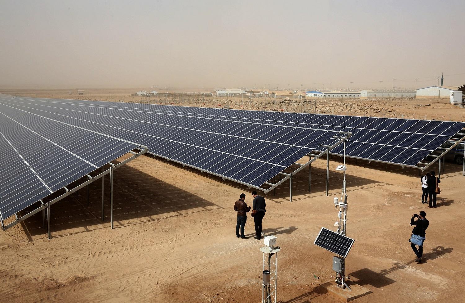 أحد مشاريع الطاقة الشمسية في الأردن. خليل مزرعاوي/ أ ف ب 