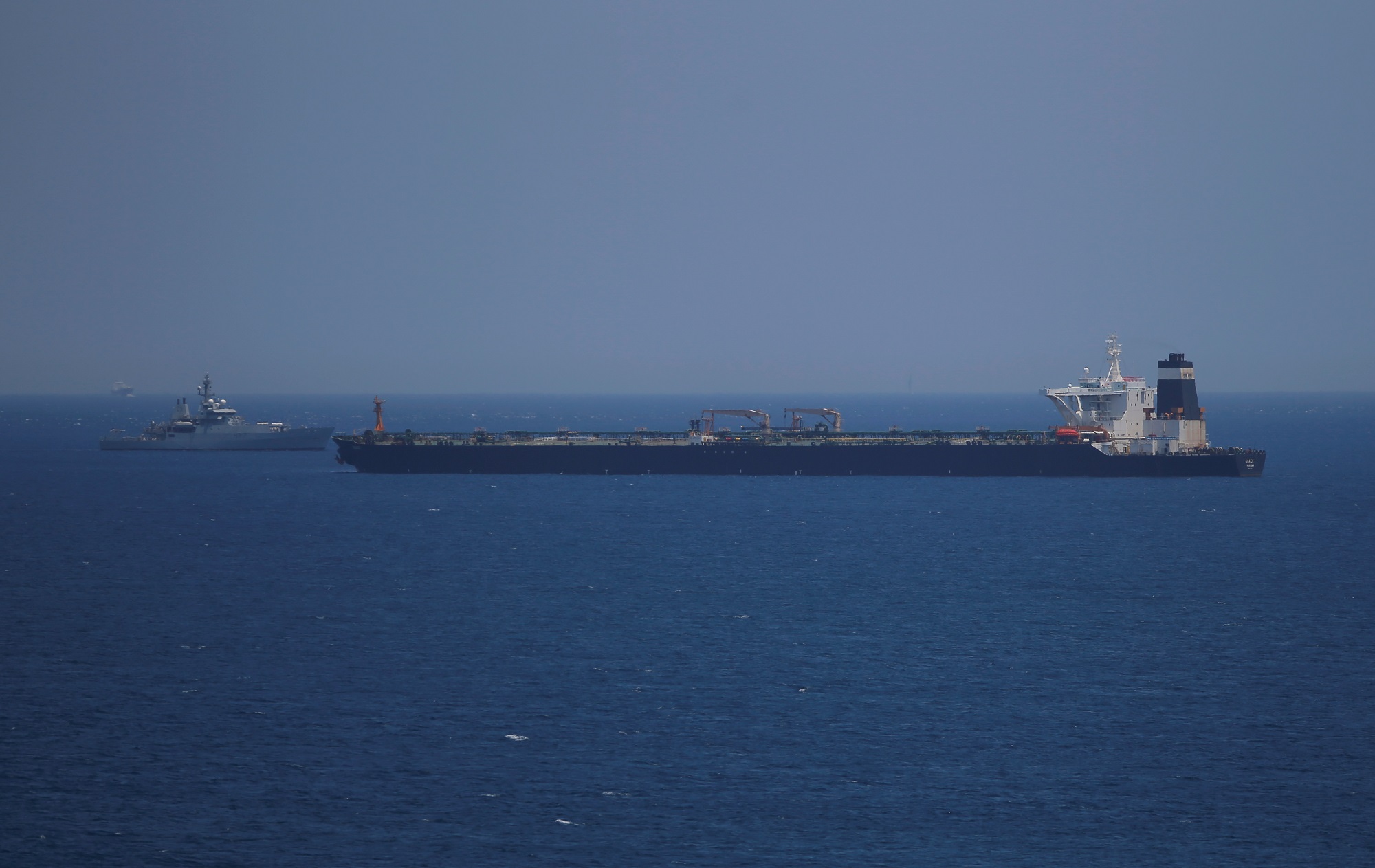 ناقلة النفط العملاقة غريس 1 في المياه الإقليمية لجبل طارق. 4 يوليو 2019. جون نازكا / رويترز