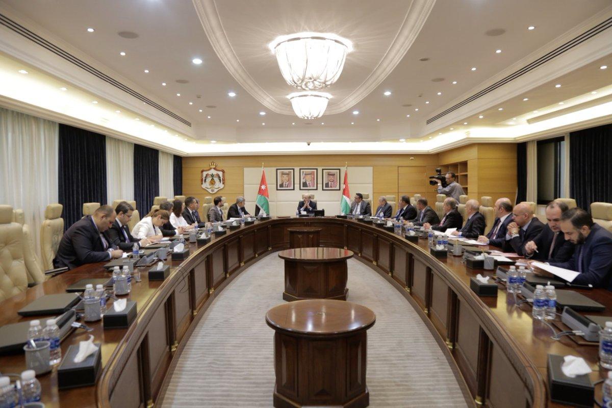 رئيس الوزراء عمر الرزاز خلال لقاء مع وفد من رجال أعمال أتراك. (رئاسة الوزراء)