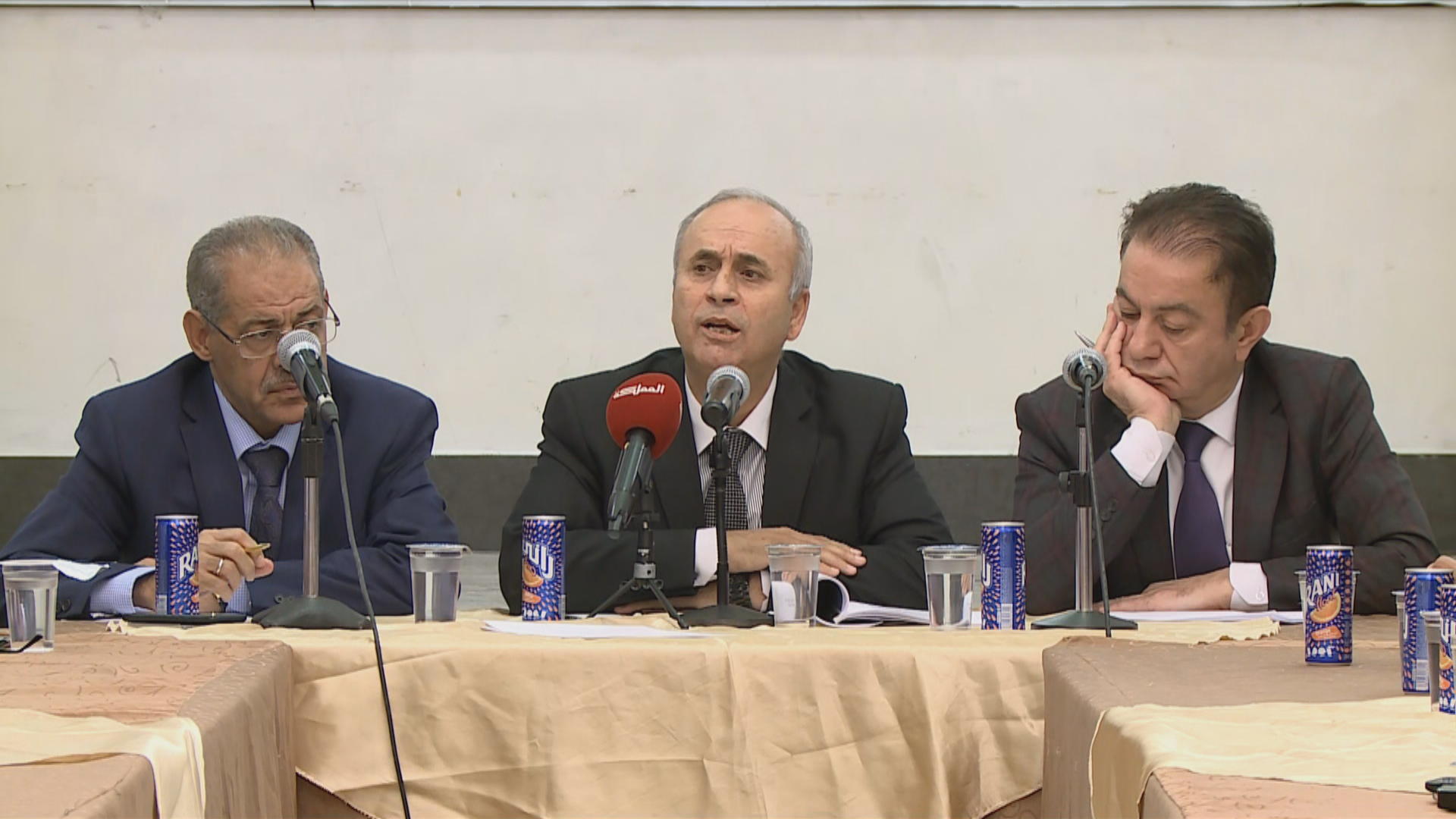 مدير دائرة الضريبة والمبيعات حسام أبوعلي في مؤتمر صحفي لشرح التطورات في تطبيق نظام الفوترة. (المملكة)