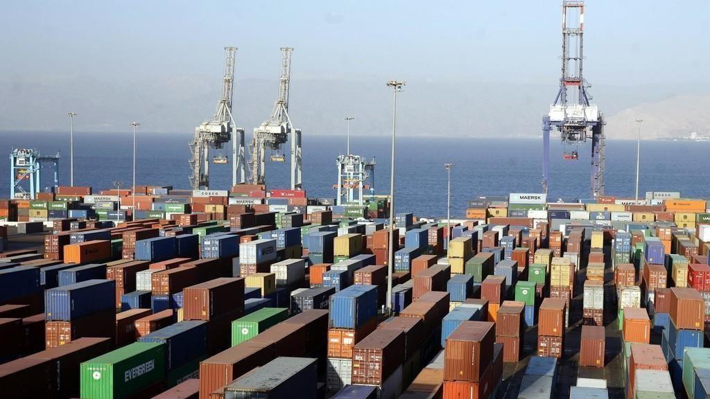 الحكومة ملتزمة بزيادة الصادرات الأردنية وتوسيع قاعدة السلع والأسواق المستهدفة وبخاصة لأسواق دول الاتحاد الأوروبي. (shutterstock)