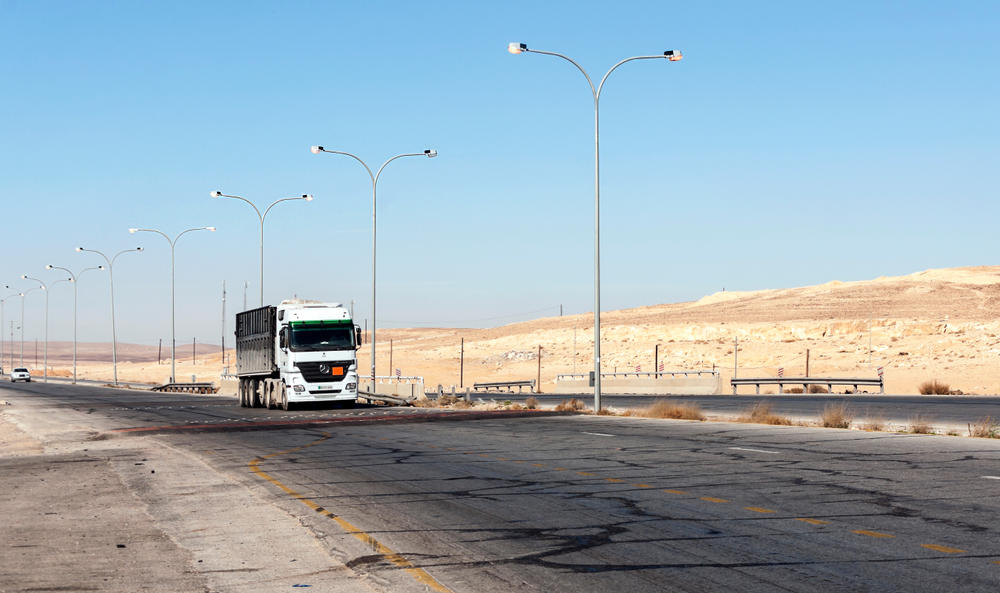 الصادرات الأردنية الكلية إلى العراق في 2019 بلغت حتى أيار/مايو 165.111 مليون دينار، مقابل 27.858 مليون دينار قيمة الصادرات الأردنية الكلية إلى سوريا. (shutterstock)