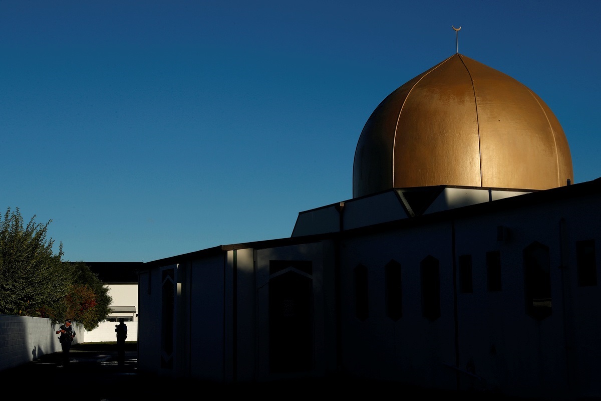 مسجد النور، وهو أحد المسجدين اللذين تعرضا لهجوم إرهابي في مدينة "كرايست تشيرتش" النيوزيلندية. رويترز 