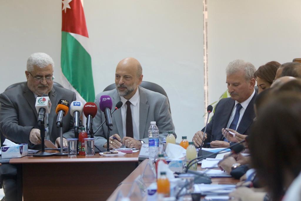 اجتماع رئيس الوزراء عمر الرزاز وعدد من الوزراء مع أعضاء مجلس وموظفي المركز الوطني لحقوق الإنسان، 22 آب/أغسطس 2019. (صلاح ملكاوي/ المملكة)