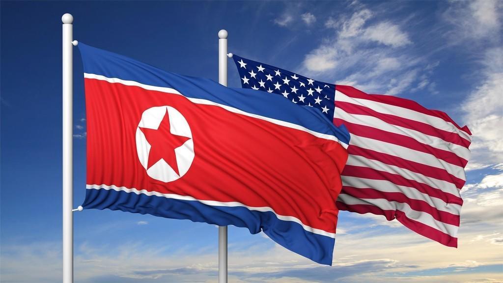 علما الولايات المتحدة وكوريا الشمالية. (shutterstock)