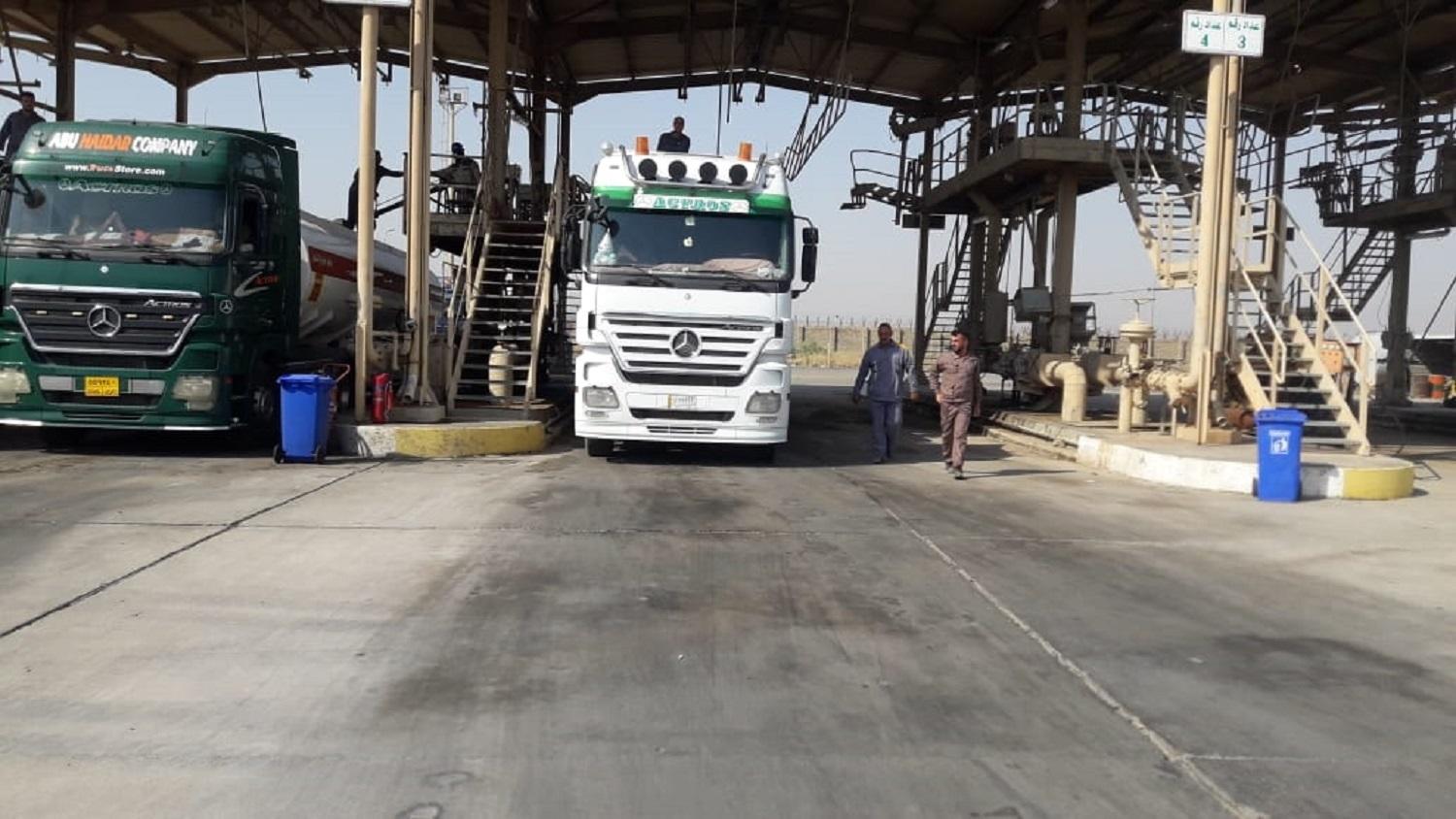شاحنات النفط الخام العراقي ستنقل برا إلى الأردن 10 آلاف برميل يوميا (وزارة الطاقة).