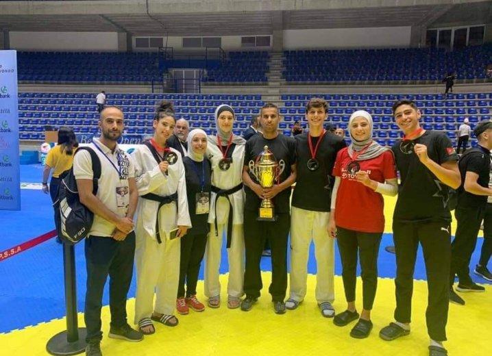 المنتخب الوطني للتايكواندو حصد 5 ميداليات ذهبية خلال مشاركته في بطولة بيروت الدولية. (اللجنة الأولمبية الأردنية)