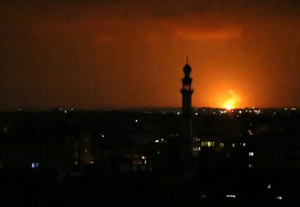  انفجار غارة جوية إسرائيلية بالقرب من دير البلح في وسط قطاع غزة.11 سبتمبر 2019. سعيد خطيب / أ ف ب