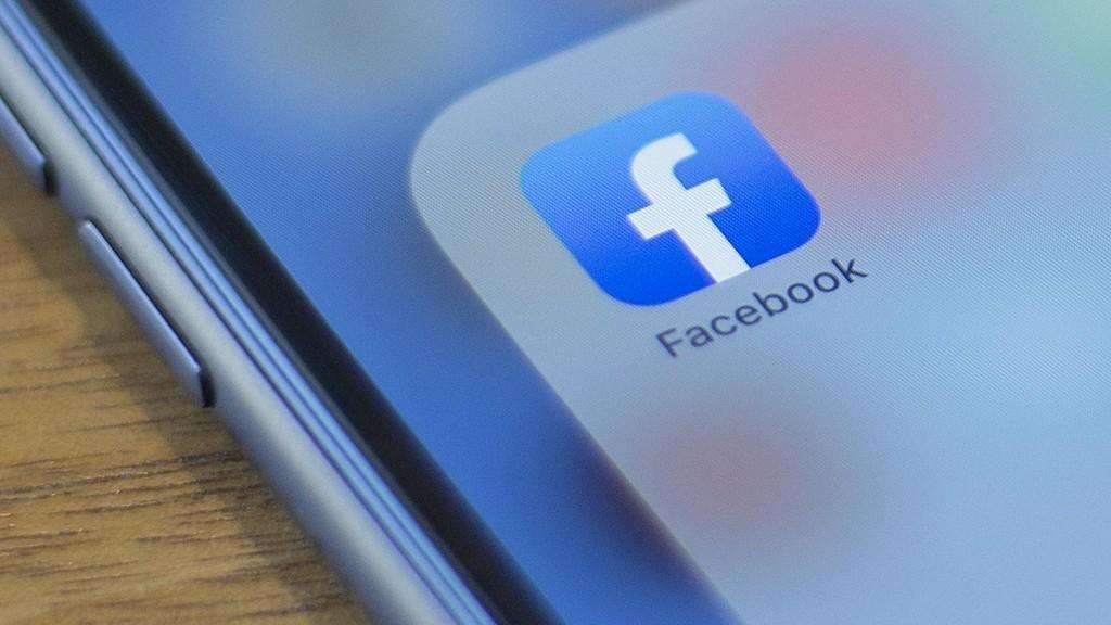 إدارة "فيسبوك" علقت لمدة 24 ساعة "الشات بوت" التابع لحزب الليكود، في أعقاب إرسال رسائل من صفحة نتنياهو، تضمنت رسائل عنصرية. (shutterctock)