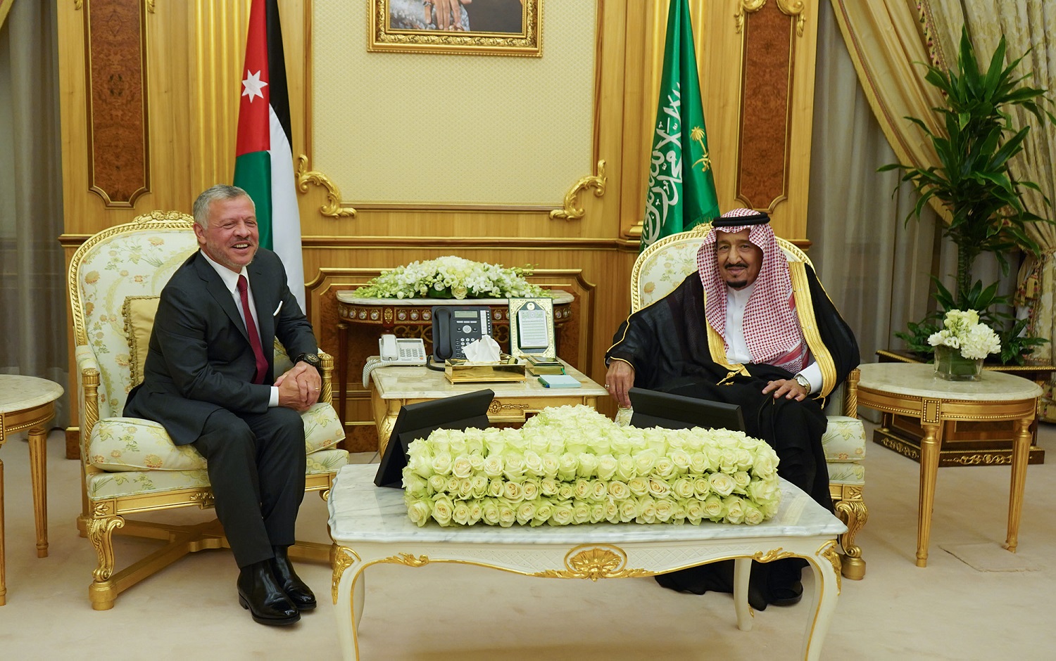  جلالة الملك عبدالله الثاني، مع خادم الحرمين الشريفين الملك سلمان بن عبدالعزيز آل سعود. الديوان الملكي الهاشمي