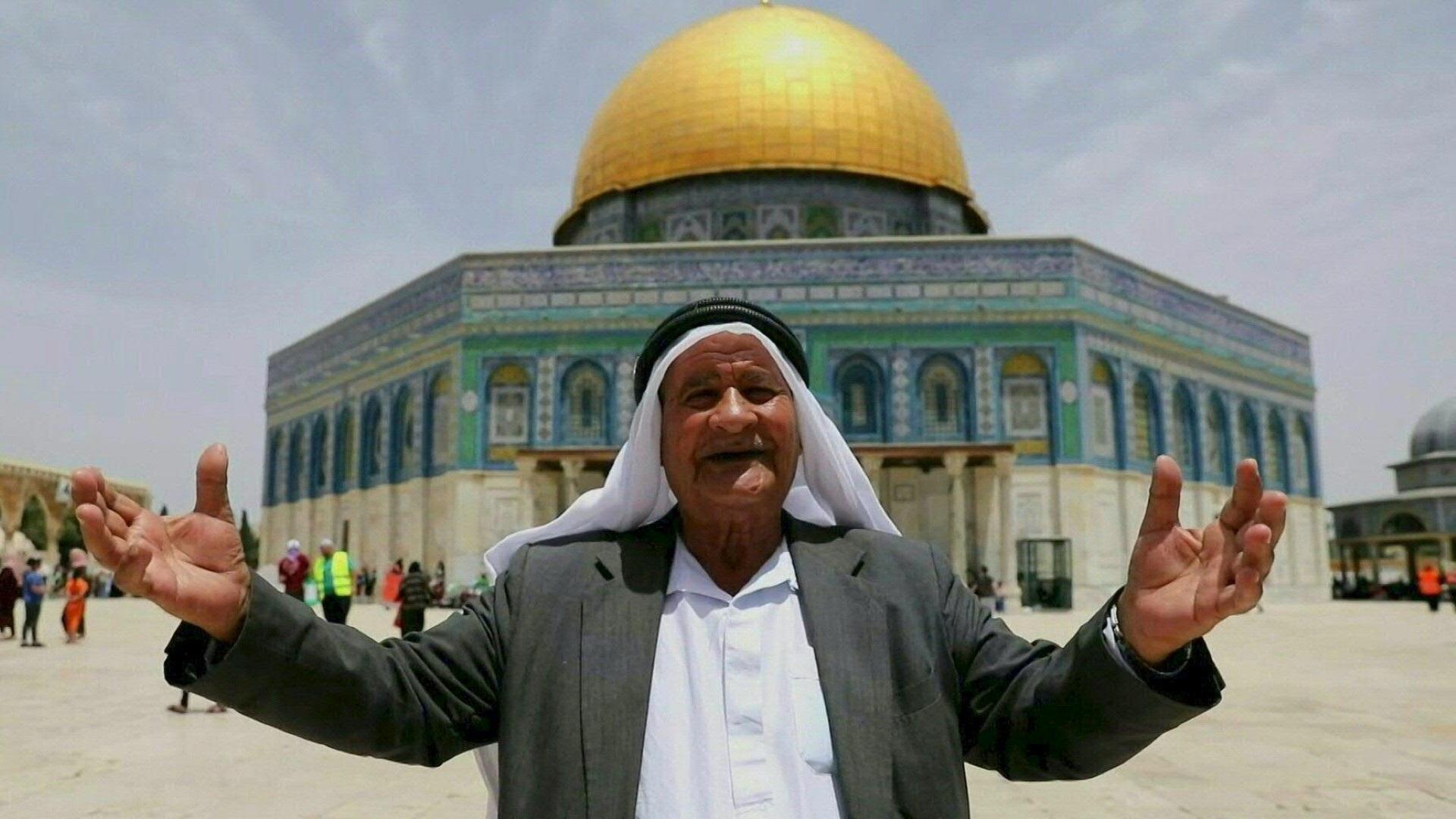 الأردن طالب إسرائيل باحترام حرمة المسجد الأقصى المبارك ومشاعر المسلمين، واحترام الوضع التاريخي والقانوني القائم في الحرم الشريف (أ ف ب)