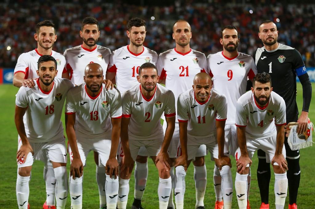 التشكيلة الأساسية للمنتخب الأردني قبيل بدء مباراته أمام الكويت في التصفيات الآسيوية المزدوجة، 10 تشرين الأول/أكتوبر 2019. (خليل مزرعاوي/ المملكة)