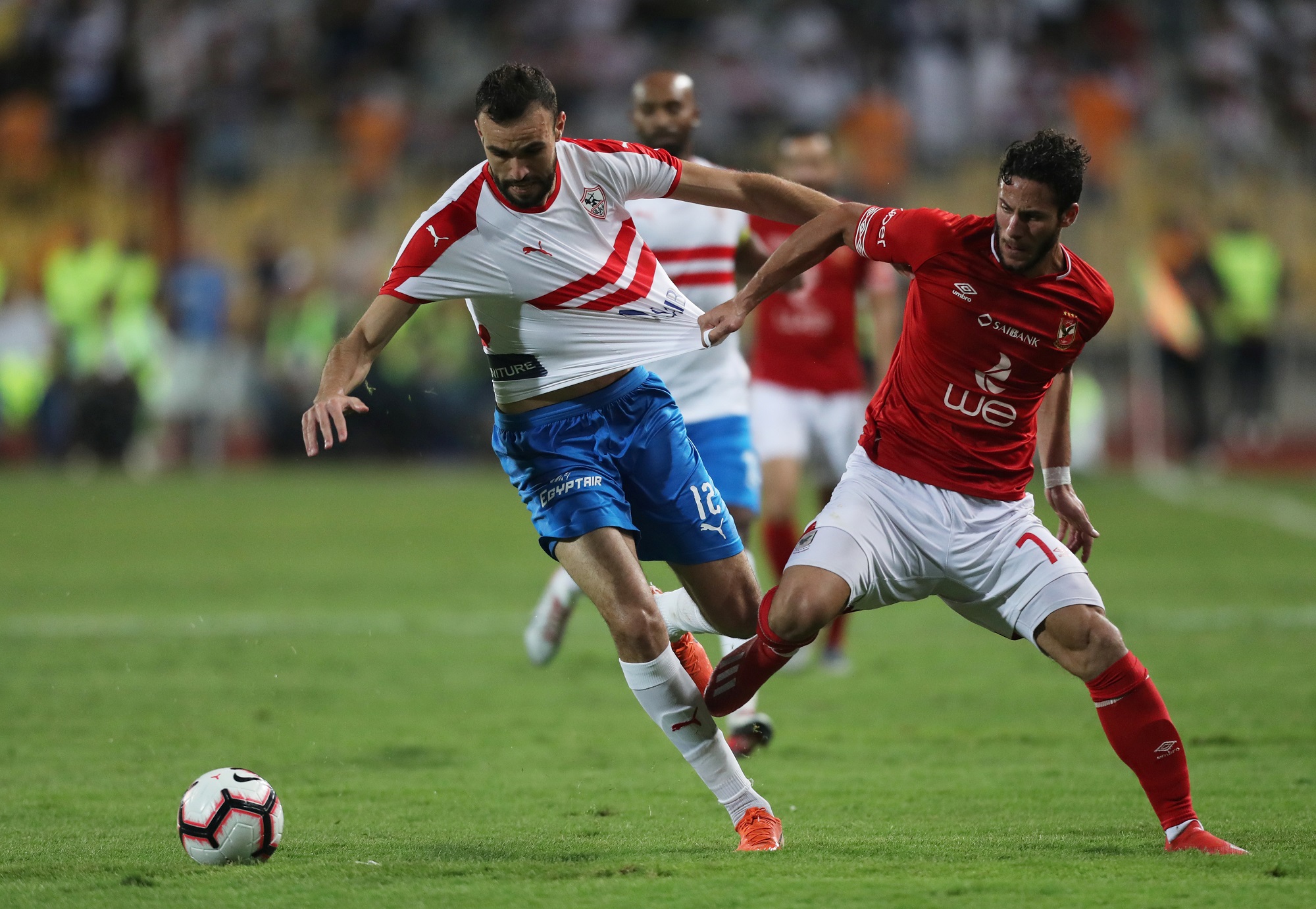 مباراة بين الأهلي والزمالك في الدوري المصري. (رويترز)