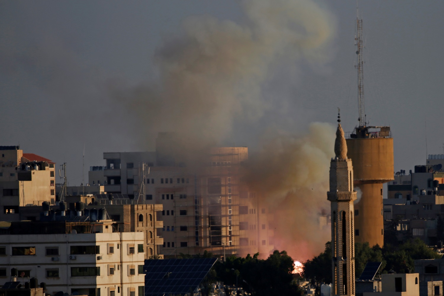  انفجار في مدينة غزة جراء العدوان الاسرائيلي في 12 نوفمبر 2019. (رويترز) / محمد سالم