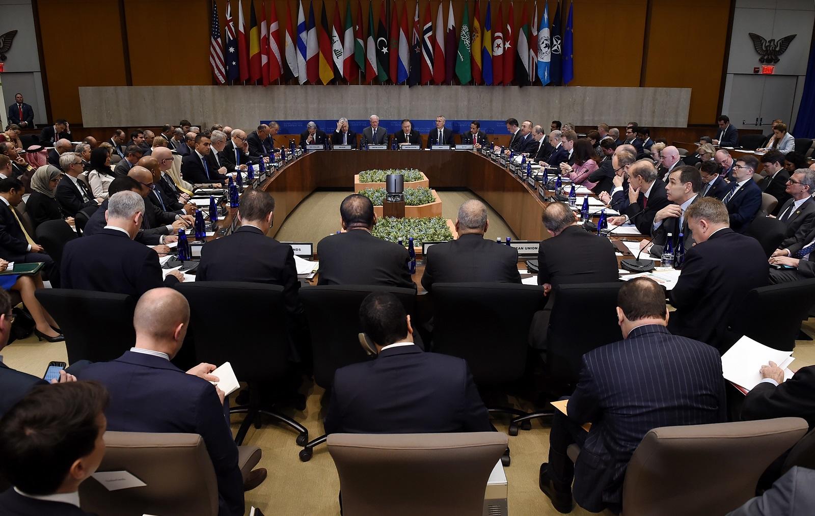 اجتماع وزراء خارجية الدول الأعضاء في التحالف ضد "داعش" الإرهابي في واشنطن. في 14 نوفمبر 2019. (أ ف ب)