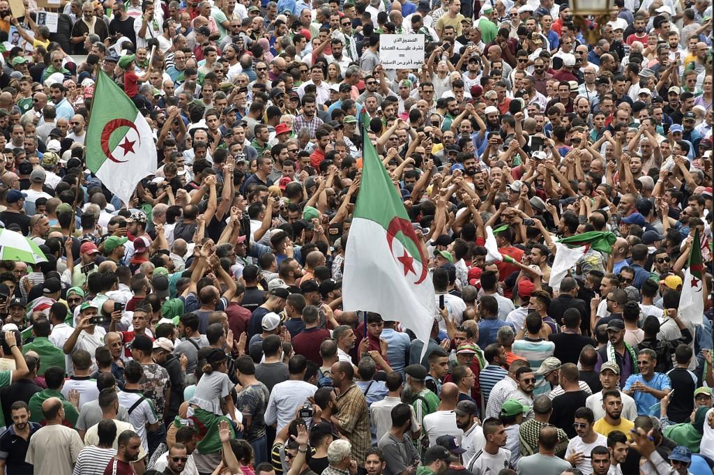 متظاهرون جزائريون في مظاهرة في العاصمة الجزائر في 20 سبتمبر 2019. رياض كرمي /أ ف ب 