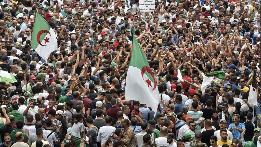 متظاهرون جزائريون في تظاهرة في العاصمة الجزائر في 20 سبتمبر 2019. رياض كرمي /أ ف ب 