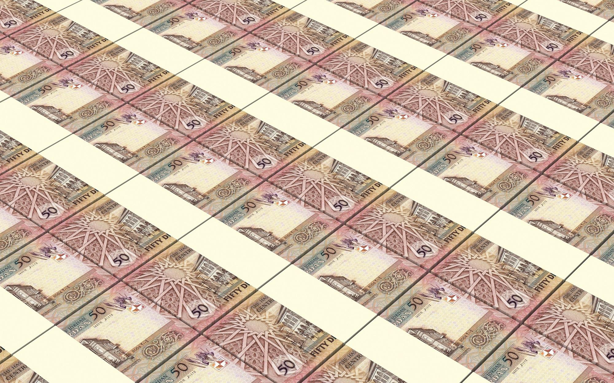 رئيس الوزراء عمر الرزاز أكد عدم وجود ضرائب جديدة في عام 2020. (Shutterstock)
