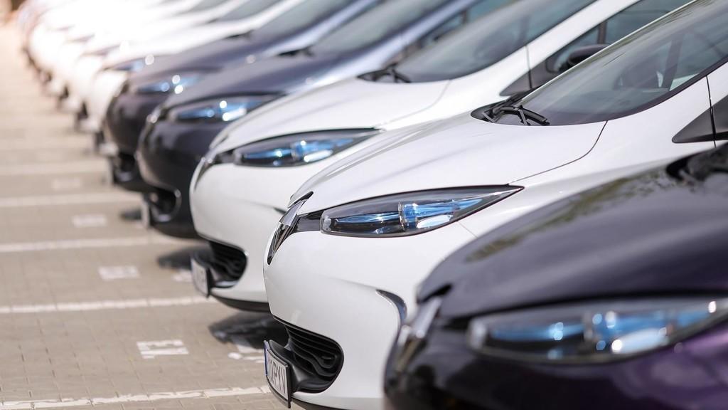 قالت هيئة مستثمري المناطق الحرة إنّ بيع المركبات بلغ بعد قرار تخفيض الاستهلاك والرسوم 150 سيارة، مقابل 100 سيارة قبل القرار. (Shutterstock)