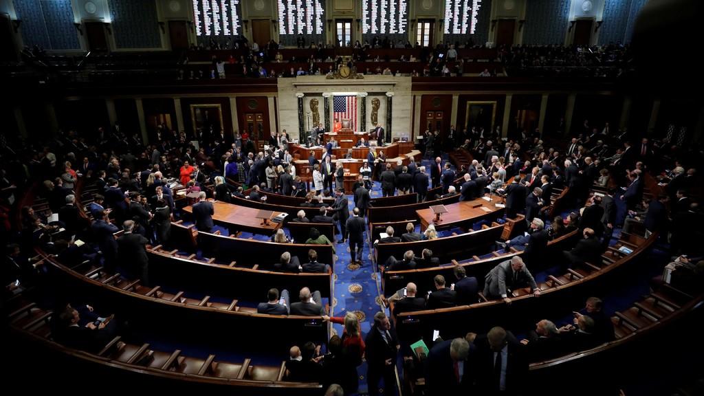 مجلس النواب الأميركي، الذي يقوده الديمقراطيون، وافق على القرار بأغلبية 226 صوتا مقابل اعتراض 188. (رويترز)