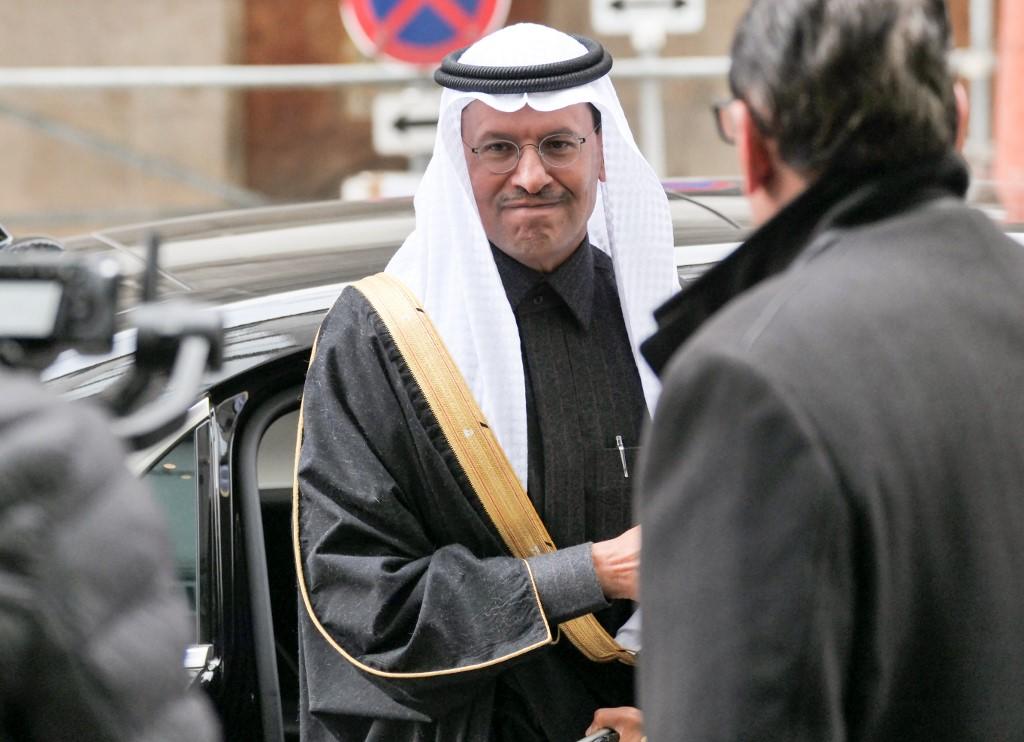 وزير الطاقة السعوديّ الأمير عبد العزيز بن سلمان، خلال وصوله إلى اجتماع منظمة الدول المصدرة للنفط (أوبك) في فيينا. 5 كانون الأول/ديسمبر 2019. (أ ف ب)