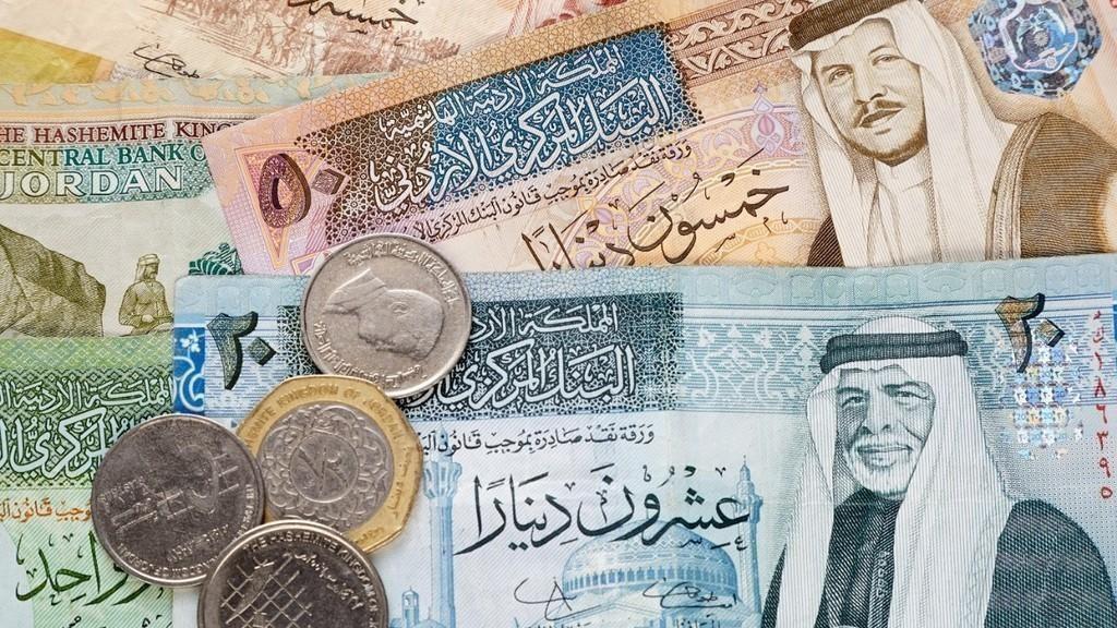 دعا وزير المالية الأسبق محمد أبو حمور إلى تكرار تجربة دمج ضريبة المبيعات والدخل بدمج دائرة الجمارك ضمن دائرة ضريبة الدخل. (shutterstock)